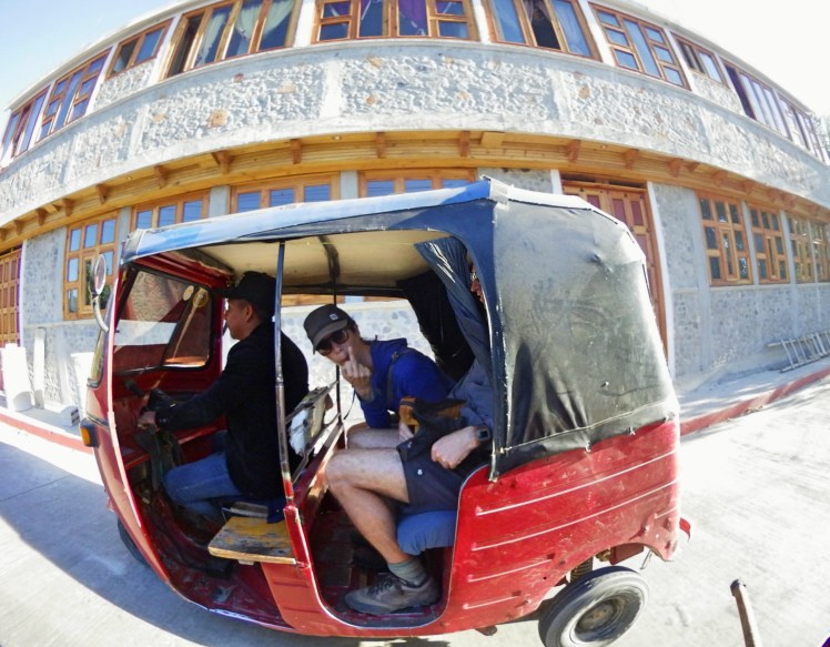 Blog10 Dean &amp; Laynni Tuktuk_Fotor