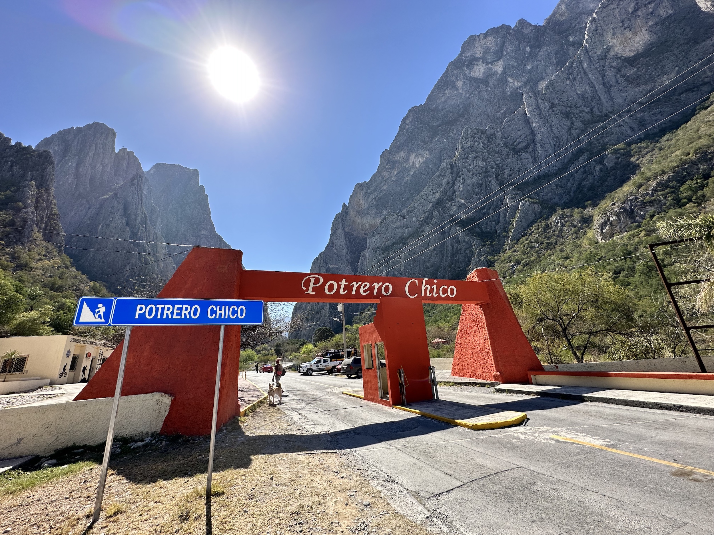 El Potrero Chico, Entrance