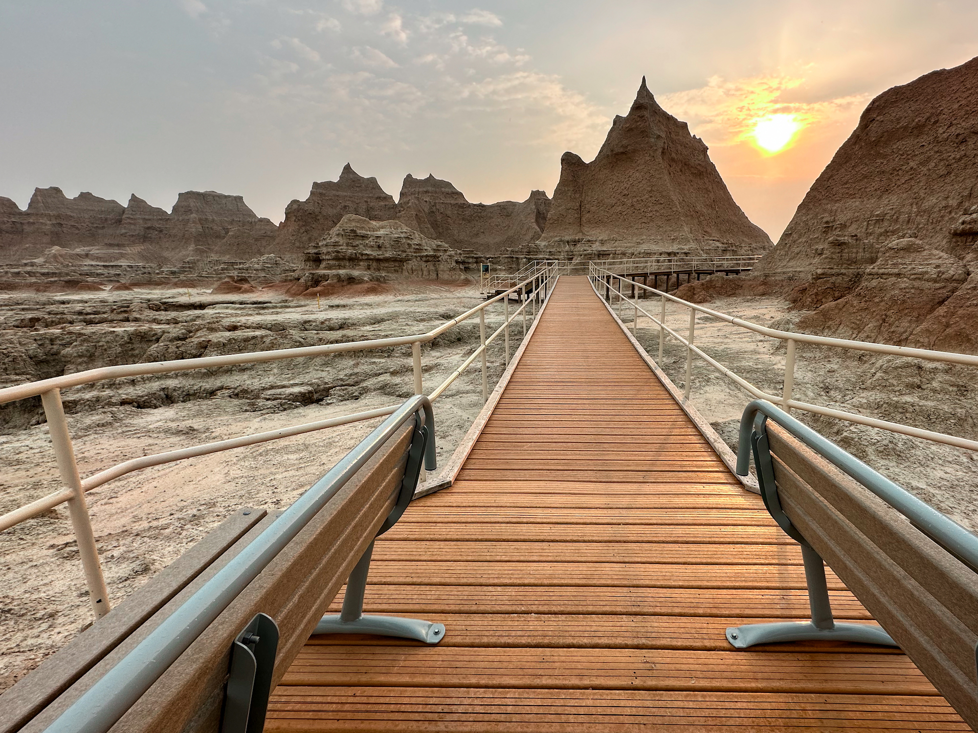Badlands National Park, Door Trail at sunset